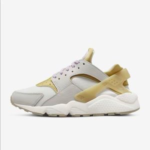Nike Hurache, just in! Absolutely new, unworn, original tags & packaging intact.